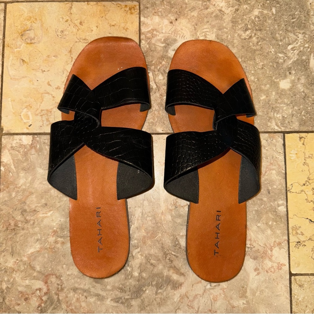 Tahari Naija black vegan leather crocodile twist cutout sandals 8